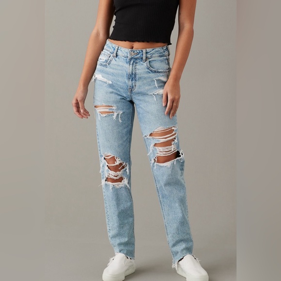 American Eagle Mom Jeans Ankle Ripped Straight Leg SZ 6 long - Picture 1 of 8